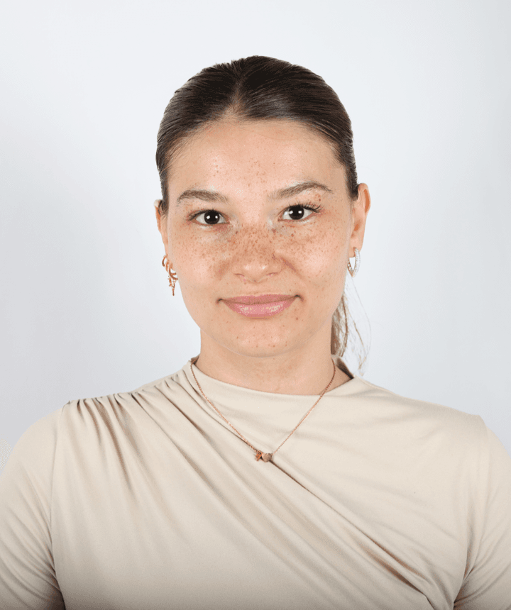 Havva — deutschsprachige Patientenkoordinatorin bei Tantalya Dental Clinic, Antalya